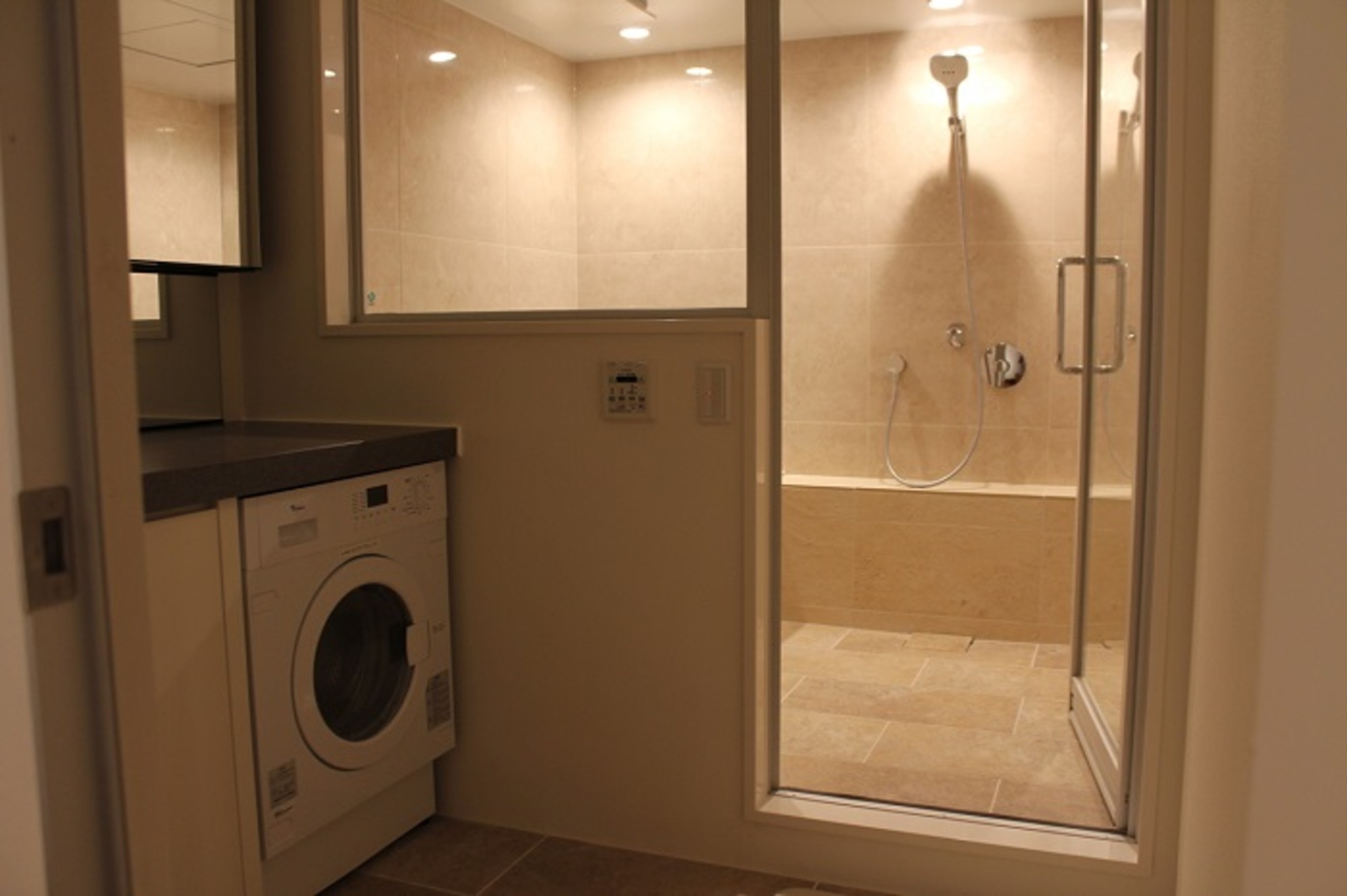 Tokyo Bath Style 東京バススタイル マンションリフォームで導入いただいた 東京バススタイルの オーダーメイドユニットバスの事例です