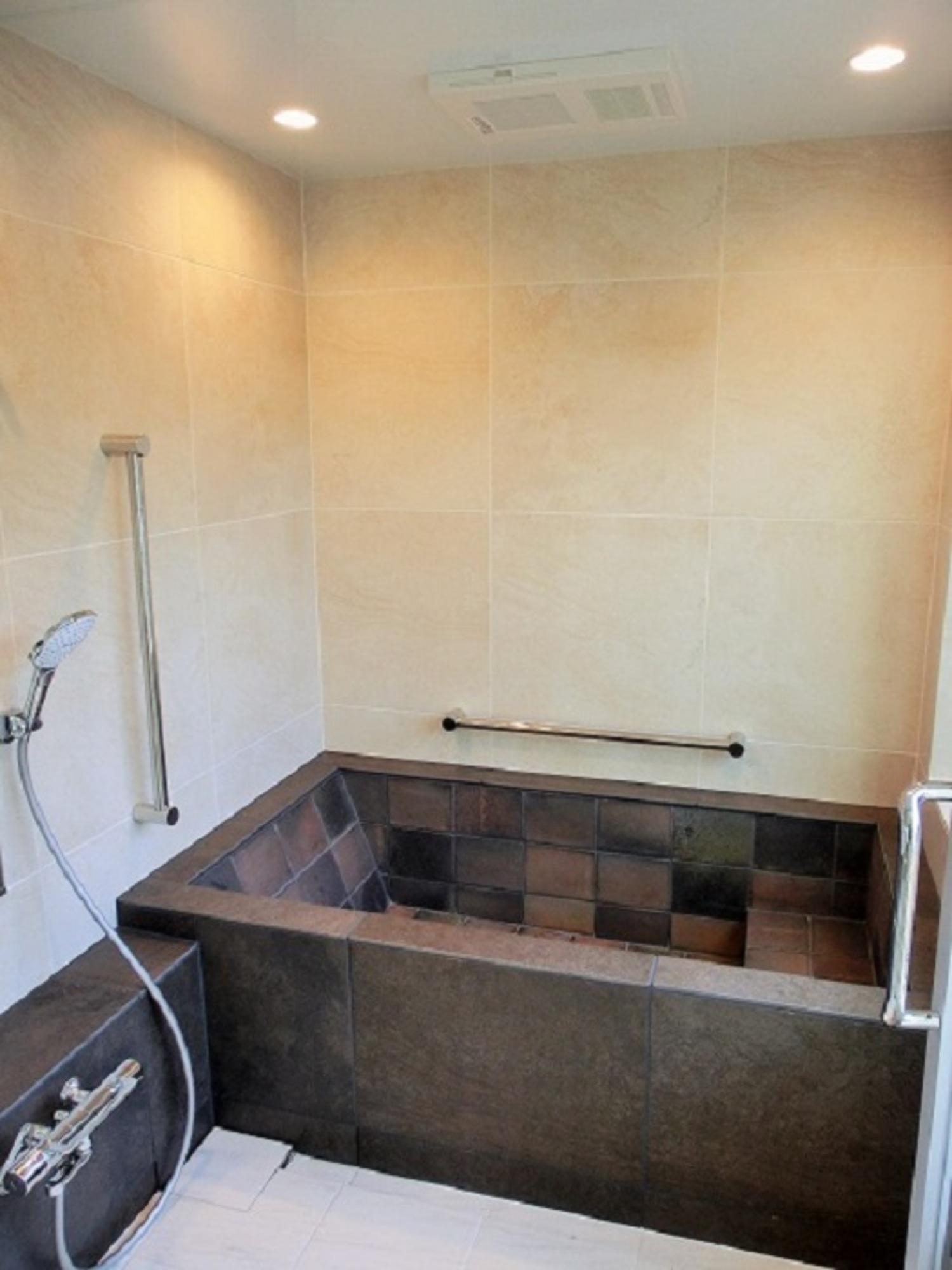 Tokyo Bath Style・東京バススタイル｜オーダーメイドユニットバスの中